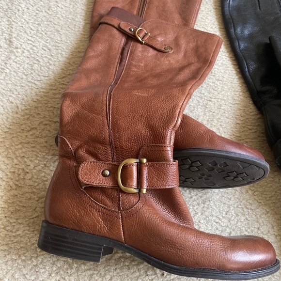 2 pair of Leather calf high boots. - Picture 2 of 3